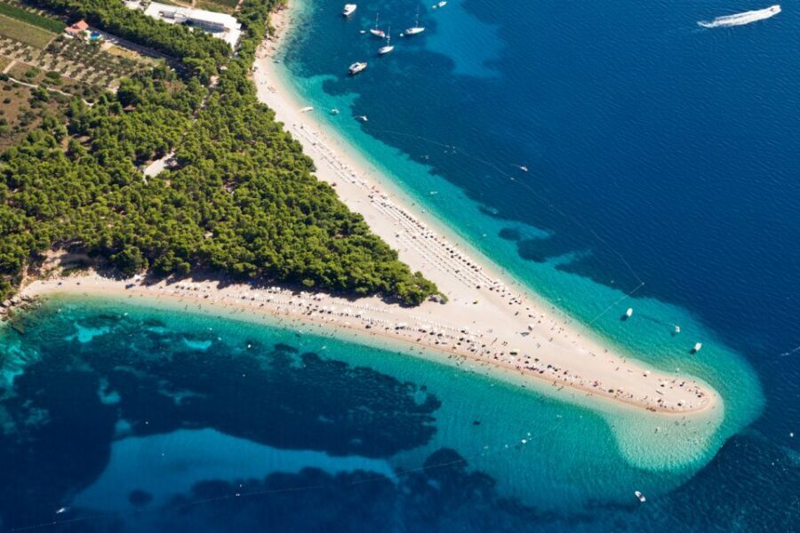 3 Islands Speedboat Tour: Golden Horn, Blue Lagoon & Jelsa - Getting on board in Makarska: meeting point and pickup reality