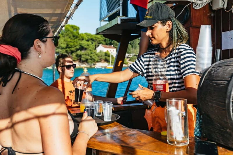 3hours Dolphin Sunset watching with unlimited drinks +dinner - Price and value: is $53 actually worth it?