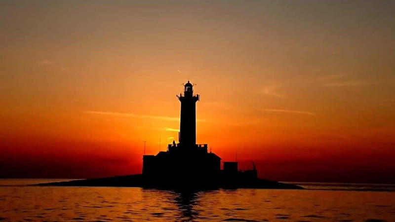 3hours Dolphin Sunset watching with unlimited drinks +dinner - Drinks included: unlimited beer and wine, plus welcome schnaps