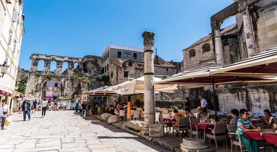 Diocletian's Palace and Old Town SMALL GROUP Walking Tour - Cathedral of Saint Domnius: seeing the city’s spiritual center in context