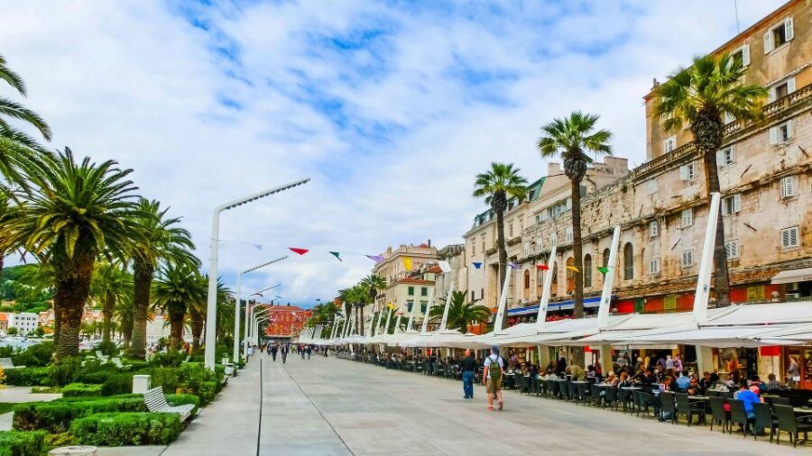 Discover The Old Town Split 1.5h walking Small group tour - Why the guides get the praise: humor, tailoring, and local instinct