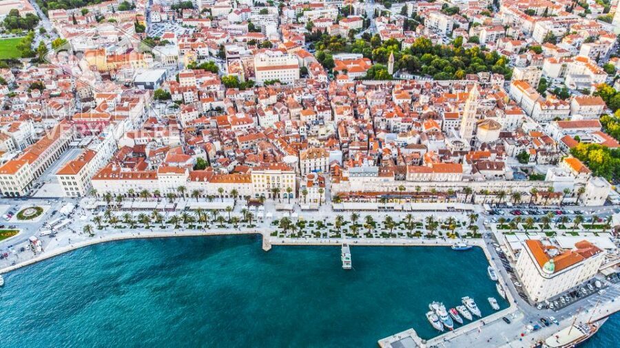 Discover The Old Town Split 1.5h walking Small group tour - What to bring (and what could annoy you)