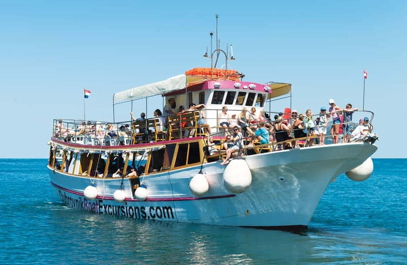 Dubrovnik: 3 Islands Fun Boat Trip with Drinks (FR, ES, EN) - The first cruise: setting the scene along Dubrovnik’s coastline