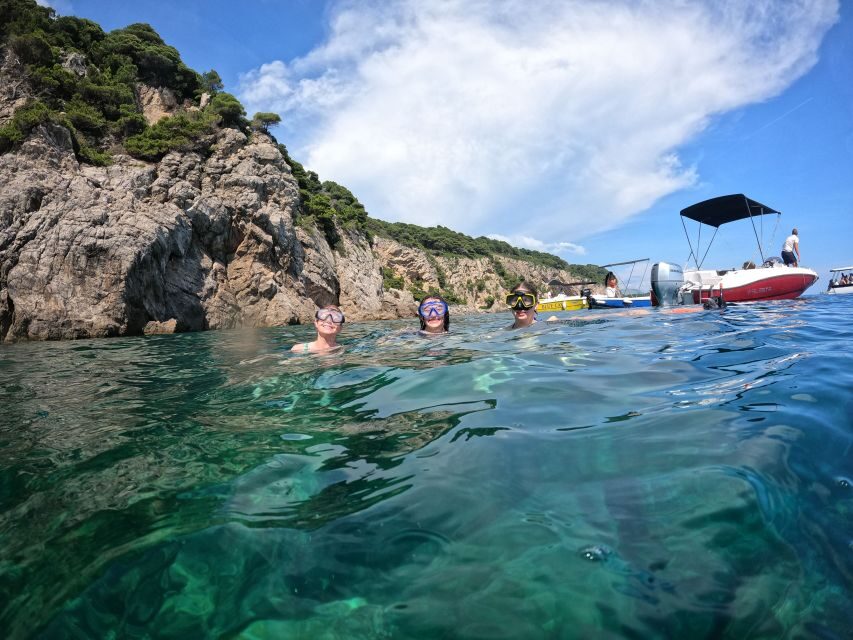 Dubrovnik: Blue & Green Caves Private Boat Tour with Drinks - Drinks and the GoPro: Why This Feels Like a Treat