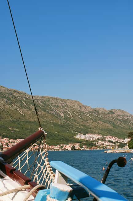 Dubrovnik: Full-Day Blue Cave & Elaphiti Islands Boat Tour - Sailing from Dubrovnik: onboard comfort, cold drinks, and the first island mood