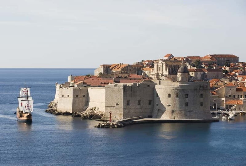 Dubrovnik: Karaka - Game of Thrones Cruise & Walking Tour - Iron Throne Photo Stop: A Simple Souvenir With Big Fun Energy