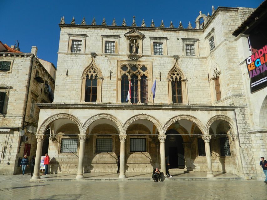 Dubrovnik: Panoramic Ride and Old Town Guided Walking Tour - Landmarks You’ll Hit: Onofrio, Monasteries, and the Big Churches
