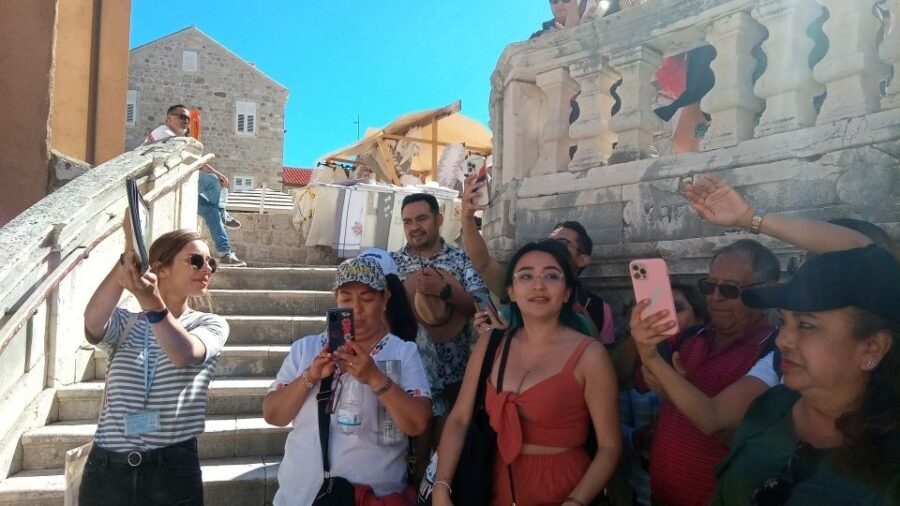 Dubrovnik: Panoramic Ride and Old Town Guided Walking Tour - Meeting Points and the Bridge Photo Stop: Getting Oriented Fast