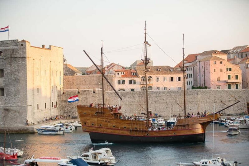 Dubrovnik: Panoramic Sunset Cruise-Karaka Ship (Adult Only) - Old Town With a Guide: More Than Just a Photo Op