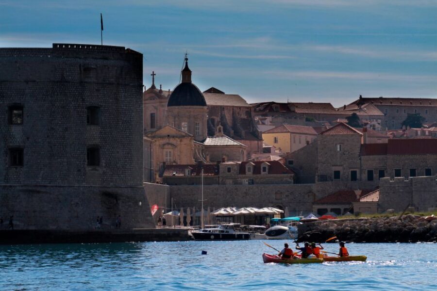 Dubrovnik: Sea Kayaking Tour - Seeing Dubrovnik’s walls from a moving, sea-level viewpoint