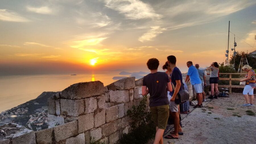 Dubrovnik: Sunset Panorama Tour with Glass of Wine - Who this sunset panorama tour is best for