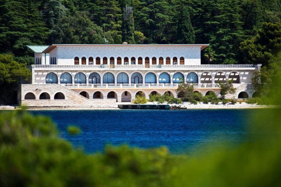 Fazana: Brijuni National Park Scenic Boat Tour & Swimming - Veliki Brijun: Vila Kastel and the park’s big-name sights from the water