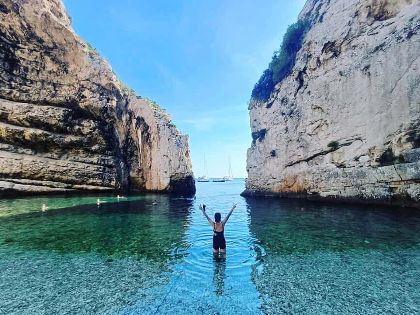 From Hvar: Blue Cave and 5 Islands Boat Tour - Pakleni Islands cruising and Palmižana bay: the day’s happy wrap-up