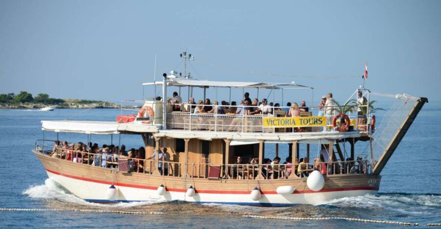 From Poreč: Evening Dolphin Cruise with Welcome Drink - Onboard food timing: what the schedule suggests (and what it does not)