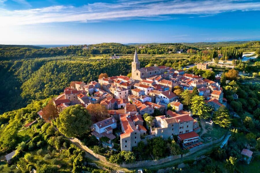 From Rovinj: Istria Day Tour to Poreč, Grožnjan & Motovun - Grožnjan artist streets: how a hilltop village came back to life