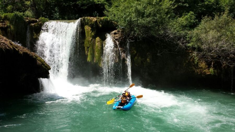 From Slunj: Mrežnica Canyon Kayaking Tour - 2.5 hours of guided paddling: 7 km of waterfalls, rapids, and cool pools