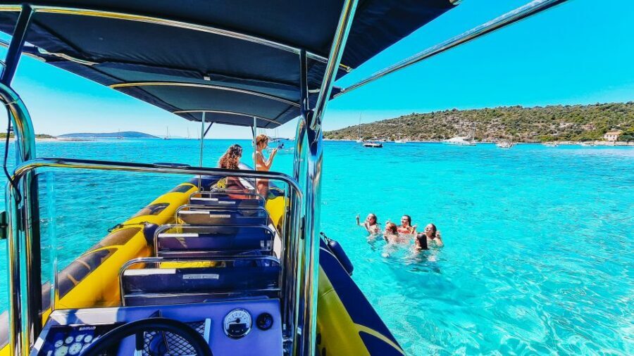 From Split: Blue Cave, Mamma Mia, Vis & Hvar 5-Island Tour - Vis Island and Komiža on the Mamma Mia trail