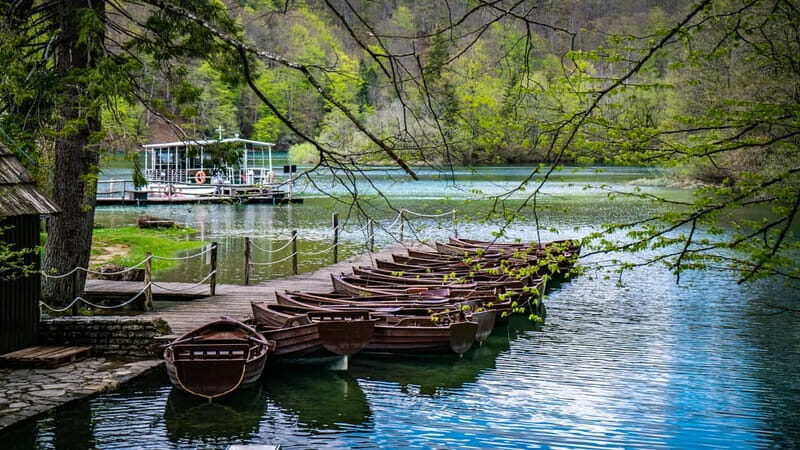 From Split: Plitvice Lakes Guided tour - The 3.5-hour coach ride: what you gain on the way out
