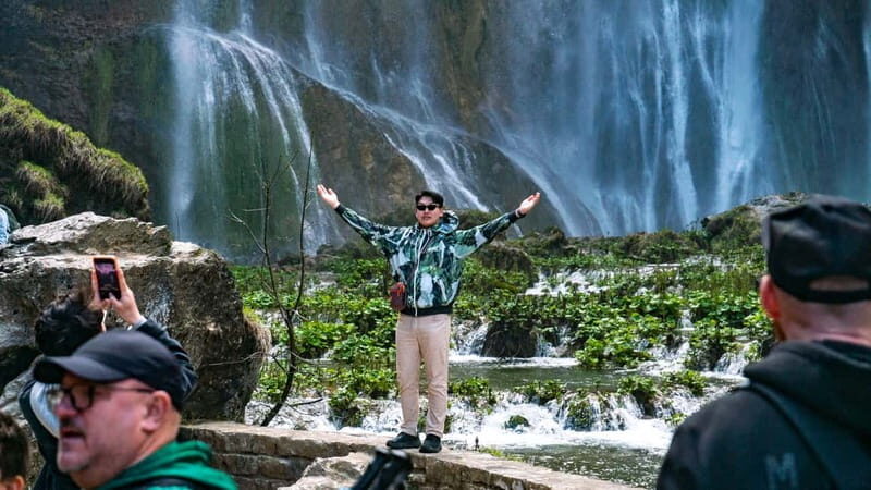 From Split: Plitvice Lakes Guided tour - Pacing and group energy: what to expect from the guides