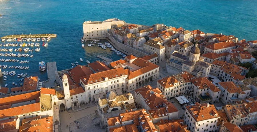 From Split/Trogir: Dubrovnik Guided Tour with a Stop in Ston - Your 3 hours free in the old town: food, coffee on Stradun, and filigree shopping