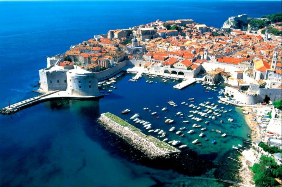 From Split/Trogir: Dubrovnik Guided Tour with a Stop in Ston - The return drive and the Deak Wines stop: a reset before you go home