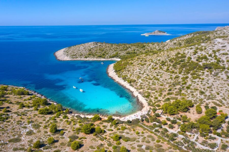 From Zadar/Bibinje: Kornati National Park Cruise with Lunch - Lunch onboard: grilled Dalmatia plus free wine
