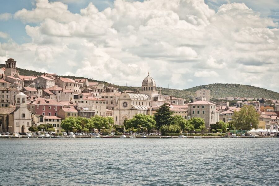 From Zadar: Krka National Park and Waterfalls Day Trip - Guides: what good explaining does for a place this big