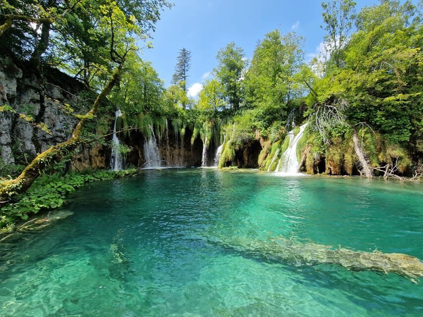 From Zadar: Plitvice Lakes Day Trip with Guide and Boat Tour - What you actually get from the guide (and what you might not)