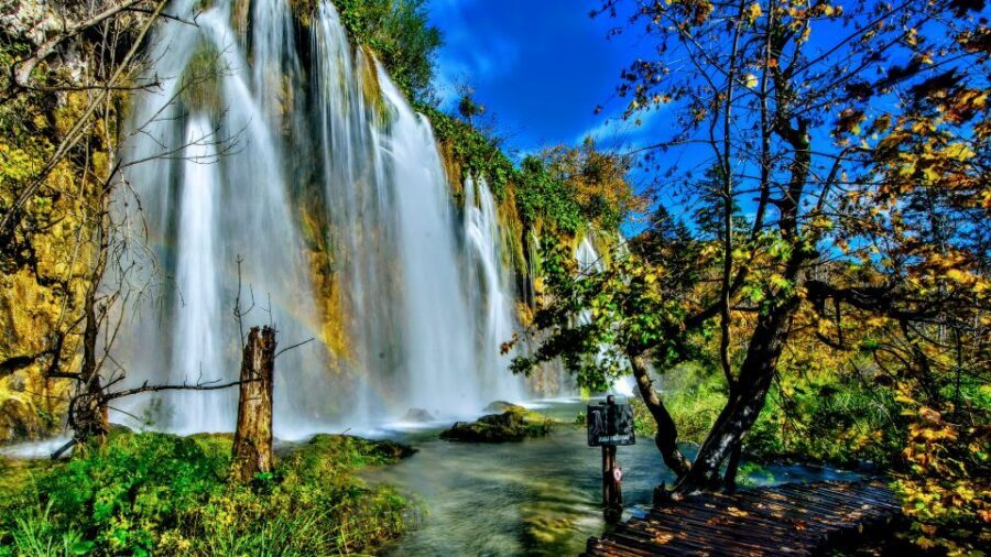 From Zadar: Plitvice Lakes National Park Tour - Lower Lakes: small falls, turquoise water, and the route toward the Great Waterfall