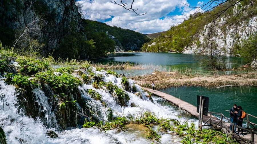 From Zagreb: Plitvice Lakes National Park Full-Day Tour - Meeting Point at Zrinjevac 2: Easy to Find, Easy to Miss
