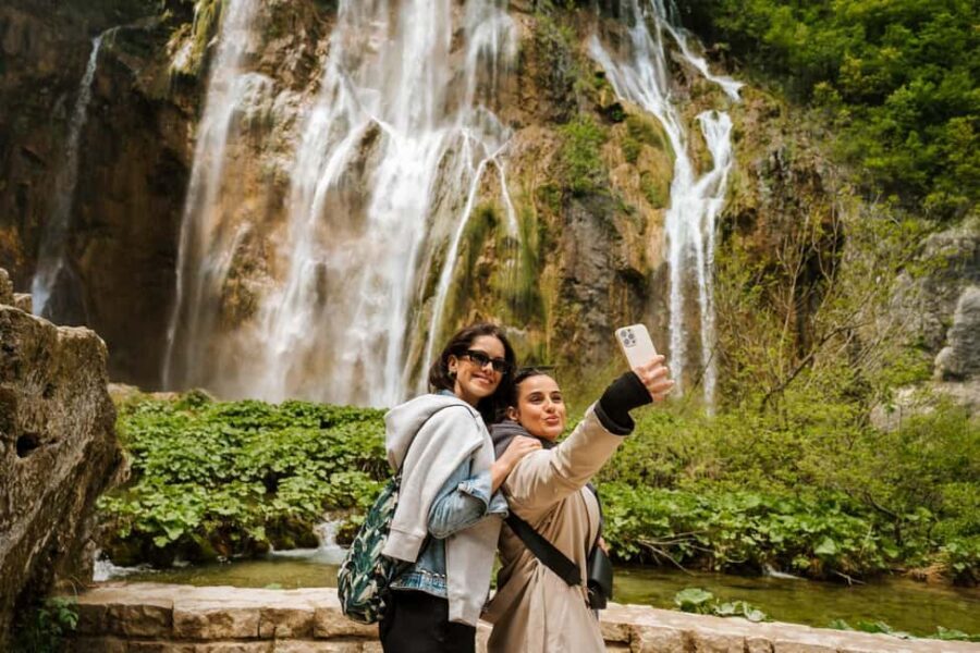 From Zagreb: Plitvice Lakes National Park Tour with Tickets - Zagreb pickup to Plitvice calm: how the day starts