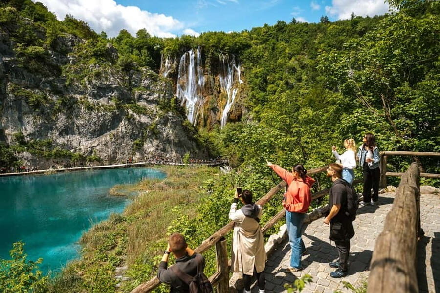 From Zagreb: Plitvice Lakes National Park Tour with Tickets - Rastoke village and the Slunjčica into Korana moment