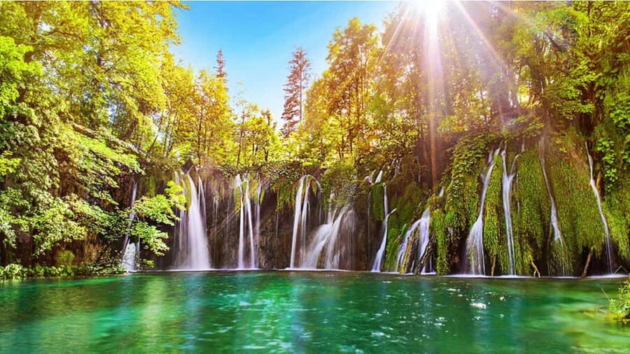 From Zagreb: Rastoke and Plitvice lakes Guided Day Trip - Plitvice Lakes National Park: how the day actually flows