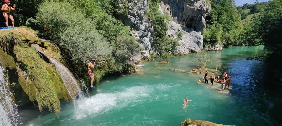 Kayaking Mreznica Waterfalls in Natural Monument - The waterfall plan: passing 9 of 10 and choosing your jump height