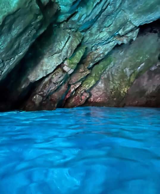 Makarska: 3 island, Cave, Cliffs, Jelsa, Lagoon, Golden Horn - From Makarska to islands fast: how this 6-hour speedboat day works