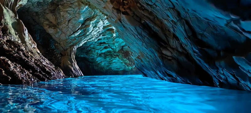 Makarska: 3-island Speedboat Cave & Blue Lagoon Tour - Pokrivenik on Hvar: your first quiet-bay swim