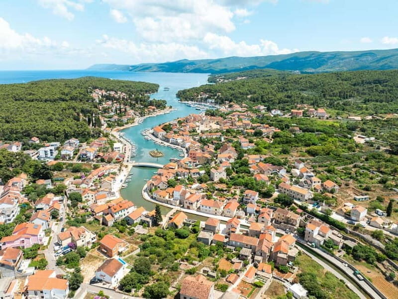 Makarska: 3-Island Speedboat Golden Horn & Blue Lagoon Tour - The extra cove swim stop and the art of not feeling rushed