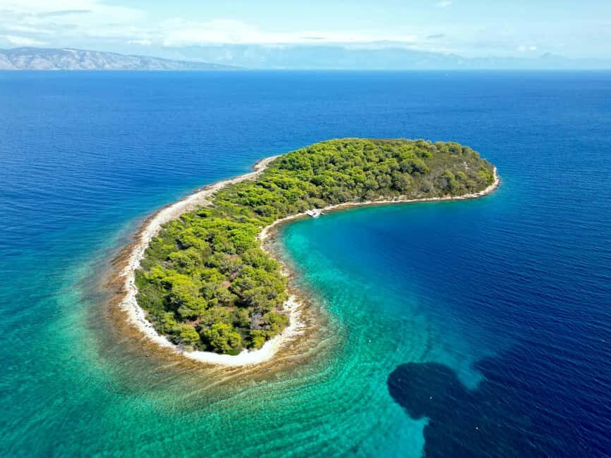 Makarska: 3-Island Speedboat Tour with Cave and Blue Lagoon - Why Jelsa on Hvar Feels Like a Real Town Stop (Not a Drive-By)