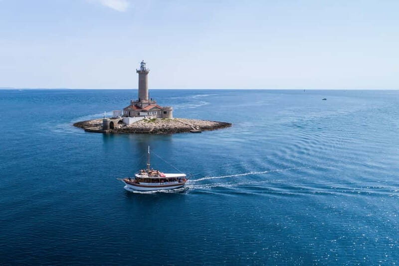 Medulin: Full-Day Boat Tour to Kamenjak and Levan with Lunch - From Medulin Harbour to Kamenjak’s cliffs: getting started right
