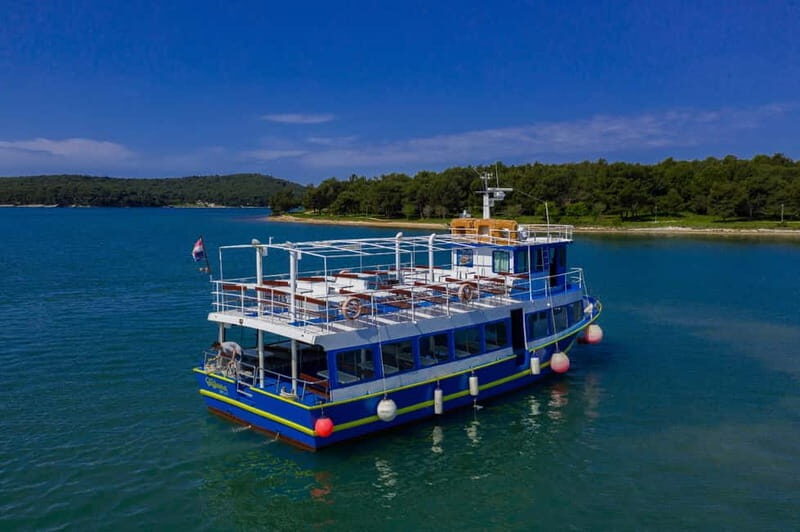 Medulin: Full-Day Boat Tour to Kamenjak and Levan with Lunch - Porer Lighthouse and archipelago passes: where the photos happen