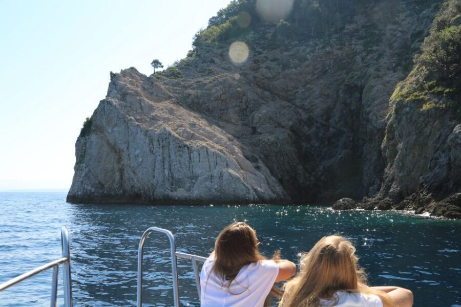 Opatija/Lovran: Boat Trip to Secluded Beaches on Island Cres - What you get on board: canapés, drinks, and fruit at the end