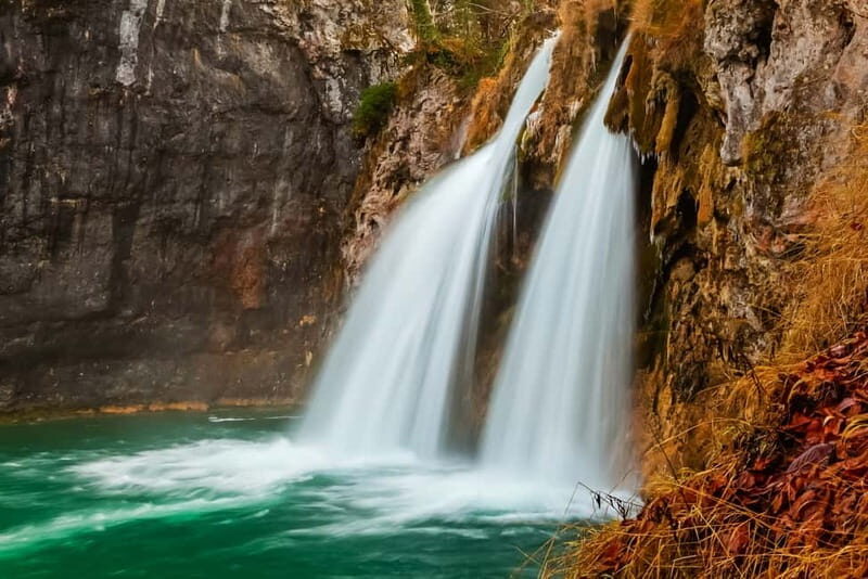 Plitvice Lakes: Guided Walking Tour with Bus and Boat Ride - Why a Guided Plitvice Tour (with Boat and Train) Makes Sense