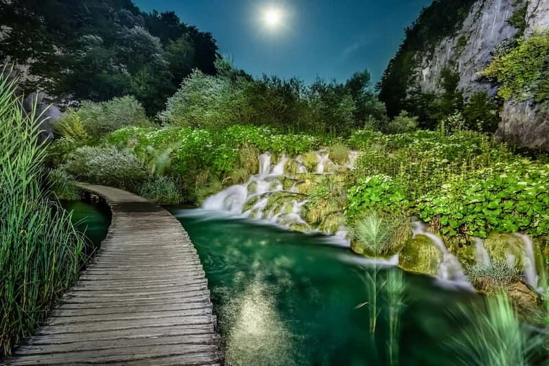 Plitvice Lakes: Guided Walking Tour with Bus and Boat Ride - Meeting Point and the Entrance 1 Start: How to Avoid Day-One Confusion