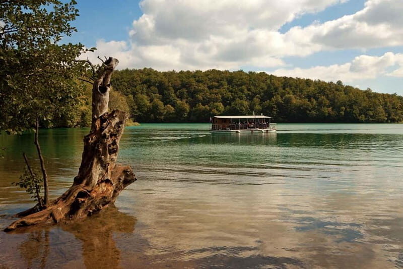 Plitvice Lakes: Guided Walking Tour with Bus and Boat Ride - Comfort, Weather, and What to Pack for Plitvice Steps
