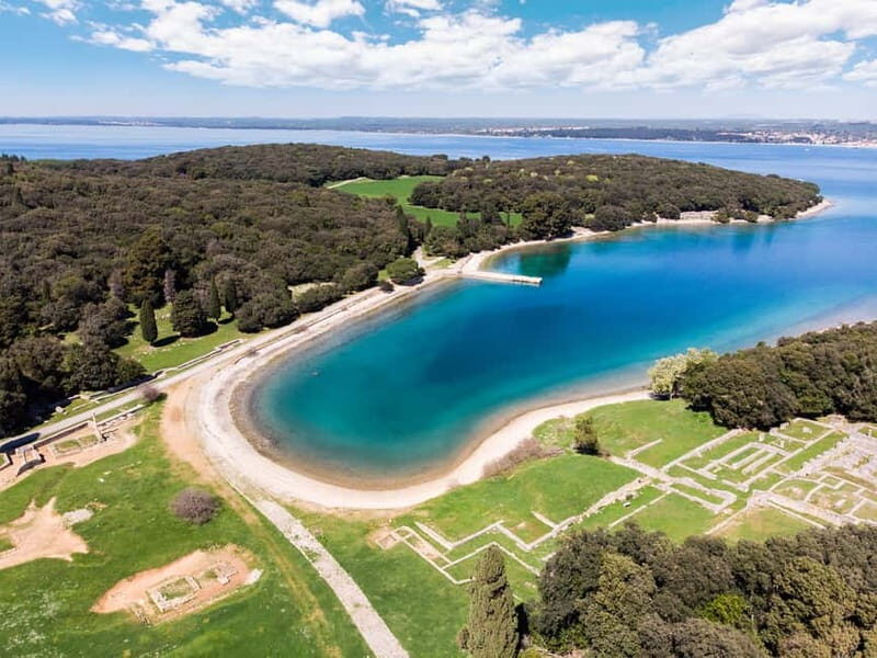 Pula: All-Inclusive Brijuni Boat Tour w Lunch, Drinks & Swim - Brijuni National Park cruise: 14 islands and the guide’s story game