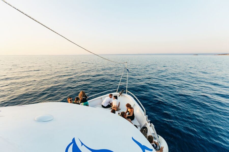 Pula: Dolphin&Sunset Cruise in Brijuni with Dinner&Drinks - Dinner on a Boat: Simple, Solid, and Actually Timed Well