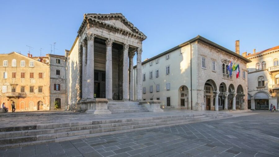 Pula: Historic Walking Tour with Local Guide & City Views - Key highlights you’ll feel on the walk