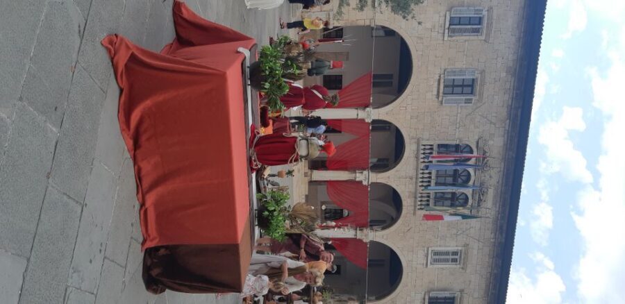 Pula: Historic Walking Tour with Local Guide & City Views - Where You Start: Arena Entrance Under the Holzdach