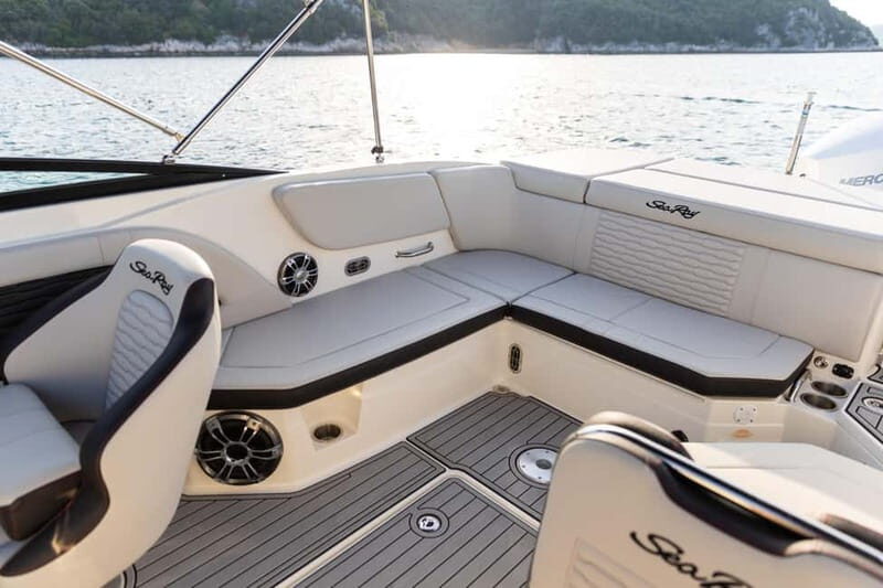 Rovinj: Dolphin Watching Sunset Speedboat Tour with Drinks - Dolphin watching the respectful way: distance, engine-off, and smarter searching