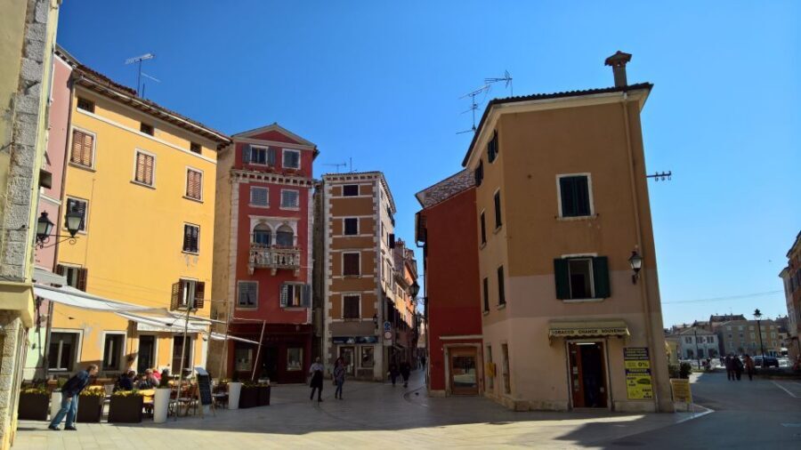 Rovinj: Guided Walking Tour - Cobblestone lanes toward the old Jewish Ghetto and stables area